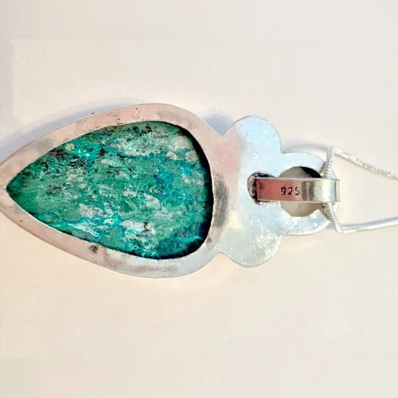 2 inch, Long Chrysocolla and Rainbow Moonstone pendant on a silver chain. - Picture 5 of 5
